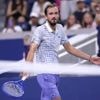 Medvedev komt weg met forse boete voor tirade tijdens nederlaag op US Open