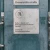 Hamas-Dreiecke und antiisraelische Parolen: Unbekannte beschmieren Humboldt-Uni in Berlin