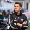 Fußball: Holstein-Coach gegen Handschlag-Regel: „Brauchen wir nicht“