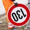 Verkehr: Geschäftsmann rast mit Handy bei 260 über die Autobahn