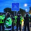 „Keine rechtliche Grundlage“ : Dobrindt kritisiert „Bürgerwehr“ an deutsch-niederländischer Grenze