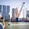 Schip van half miljard euro is blikvanger: krachtpatser kan zichzelf 126 meter uit water tillen
