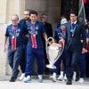 In beeld | PSG gehuldigd in uitzinnig Parijs na Champions League-winst