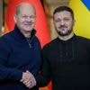 Krieg in der Ukraine: Scholz versichert Selenskyj „unverbrüchliche Solidarität“