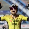 Van Aert rekent in gravelrit af met moeilijke periode: ‘Dit voelt zo goed’