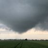 Kleine tornado aan de grond vastgelegd op beelden, mogelijk volgt er zaterdag nóg een in Nederland