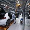 Autoindustrie: Debatte um E-Auto-Ausbau – Sorge um Standorte im Osten