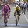 Mads Pedersen boekt vierde etappezege in Giro, Wout van Aert nipt verslagen in Vicenza