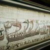 Tapisserie de Bayeux : trop fragile pour voyager outre-Manche ? Le prêt d'Emmanuel Macron inquiète les défenseurs du patrimoine