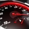 Onhaalbare snelheden, zelfs op de meter van de allergoedkoopste auto’s: waarom staan die daar?