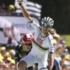 Tour de France 2025 : coup double pour Tadej Pogacar, vainqueur à Mûr-de-Bretagne et de nouveau en jaune