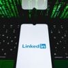 VRAI OU FAUX. Comptes LinkedIn, offres d'emploi, entretien... Quand l'IA usurpe l'identité des recruteurs