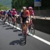 Live Tour | Arensman op kop in finale bergrit, wachten op Pogacar en Vingegaard