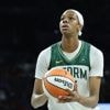 "Elle grandit sous nos yeux" : la prodige française Dominique Malonga, 19 ans, commence à se faire une place en WNBA