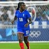 Foot : Griedge Mbock nommée nouvelle capitaine de l'équipe de France en remplacement de Wendie Renard