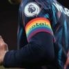 Premier League. Les capitaines ne porteront plus le brassard arc-en-ciel la saison prochaine