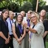 In beeld | Uniek vliegtuig en videobellen met premier: Wiegman en co. feestelijk onthaald