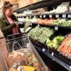 Inflatie in Nederland koelt verder af, maar boodschappen stijgen nog steeds snel in prijs