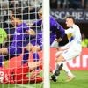 Wat een knotsgekke fase: na gemiste penalty Dolberg tikt Stroeykens rebound binnen, maar VAR keurt gelijkmaker toch af