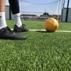 Pollution plastique. Pourquoi les terrains de football synthétiques sont-ils encore autorisés ?