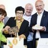 Regenbogenkuchen mit Wegner: Berlin und Brandenburg feiern Aktionstag gegen Queerfeindlichkeit
