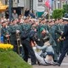 Aangifte tegen Marco Kroon wegens mishandeling: ‘Wie verstoort er nou een vreedzame demonstratie?’