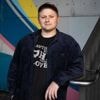 Wegen kontroverser Tweets zum Trump-Attentat: Satiriker El Hotzo in Berlin vor Gericht