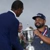 "C'est une fin de conte de fée" : l'Américain J.J. Spaun remporte son premier Majeur de golf à l'US Open au terme d'un final dantesque
