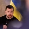 "Même si ce n'est pas officiel, il se prépare pour les élections" : en Ukraine, Volodymyr Zelensky et ses opposants lorgnent déjà sur une présidentielle après-guerre