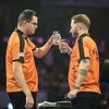 Noppert en Van Veen overtuigend door op World Cup of Darts, blamage voor Belgen
