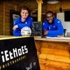 Op promotie jagend Telstar-duo heeft eigen patatkraam: ‘Tegen Feyenoord spelen óf friet bakken’