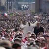 "Perfekt durchgestylte Show": Faszination Papst - wie ein Begräbnis zum Mega-Event wurde