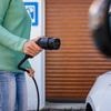 Kleine Zahl, aber oho: Mehr Menschen steigen auf E-Autos um