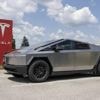 Pourquoi l’armée américaine va acheter des modèles Cybertruck de Tesla qui ne rouleront même pas 1km