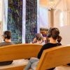 Percez les secrets de l’art du vitrail dans cette église de Vendée