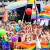 ‘Pride is protest’: Canal Parade maakt statement op de Amsterdamse grachten