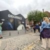 REPORTAGE. Le retour du groupe Oasis électrise Manchester, sa ville natale