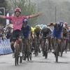 Tour de Bretagne 2025. Noah Hobbs douche les Bretons au Cambout