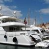 Un superyacht en feu dans le port de Saint-Tropez