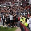 Saisonabschluss: Nach dem 34. Bundesliga-Spieltag: Wer spielt wann wo?