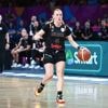 La basketteuse belge Julie Vanloo a été libérée par Golden State… en plein vol vers les États-Unis
