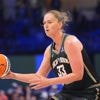 “Ze is een van de beste speelsters ter wereld”: Emma Meesseman opnieuw uitblinkster bij New York Liberty, dat derde zege op rij pakt