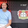 Ten Hag wint bij debuut ruim met Leverkusen na hagelbui, Poku geeft direct assist