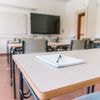 Nu wél celstraf en beroepsverbod voor docent die zich in klaslokaal oraal liet bevredigen