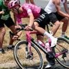 VIDEO. Tour de France 2025 : l'étape pour Simon Yates, le jaune pour Ben Healy, le maillot à pois pour Lenny Martinez... Le résumé de la 10e étape