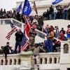 Vrijgelaten Capitoolbestormers eisen schadevergoeding van 100 miljoen dollar van Amerikaanse overheid