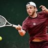 Griekspoor voert gevecht met zichzelf, maar bereikt derde ronde Roland Garros