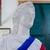 Agression d'un maire en Isère : "rien ne peut justifier de tenter de tuer le maire de son village et son fils", souligne l'élu