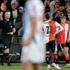 Hilariteit in de Kuip: broek scheidsrechter zakt af bij Feyenoord - Heerenveen