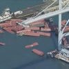 Havarie im Hafen: Dutzende Container stürzen von Schiff in den USA